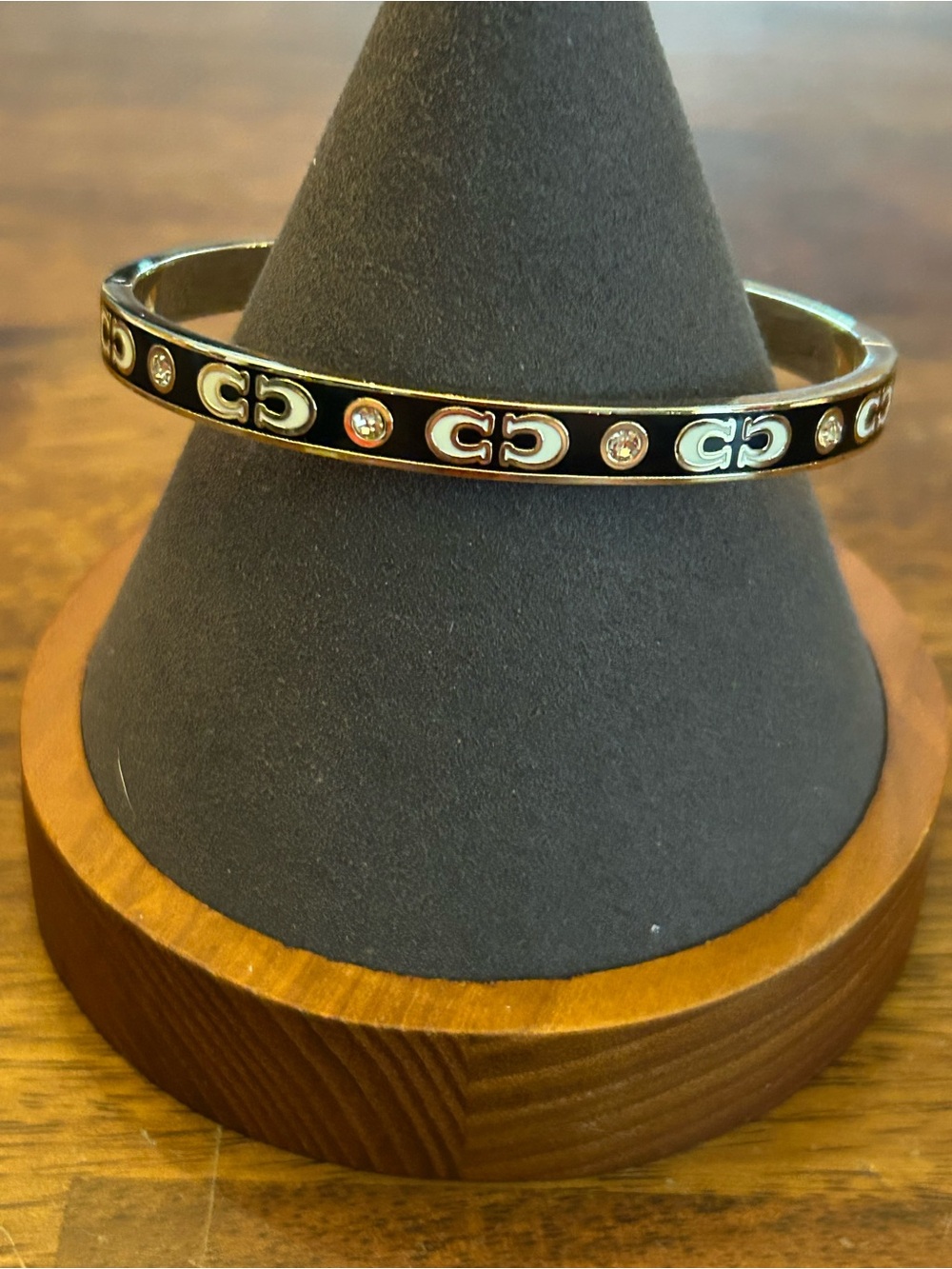 Coach F59083 NWT Kissing C Hinged Black & Gold Enamel Logo Crystal Bangle